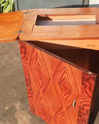 mobile macchina necchi