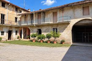 Casa indipendente di 200 m² con 5 locali a Castigl