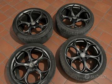 CERCHI E GOMME ALFA ROMEO GIULIA  19 QUADRIFOGLIO