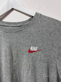 T-Shirt Nike originale Grigia - Taglia S  🚩