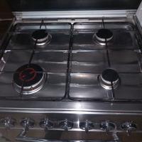 Cucina Rex 4 fuochi a gas.