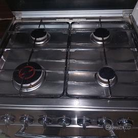 Cucina Rex 4 fuochi a gas.