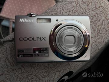 Nikon Coolpix S 220