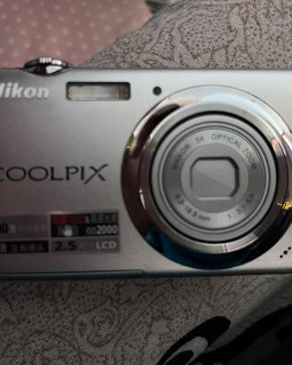 Nikon Coolpix S 220