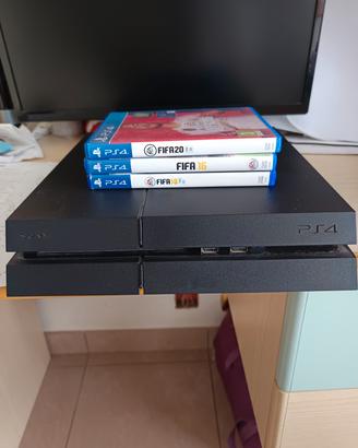 PS4 + 3 Giochi (In super esclusiva) + joystick 