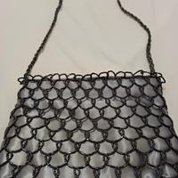 Pochette in raso grey e perline 