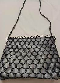 Pochette in raso grey e perline 