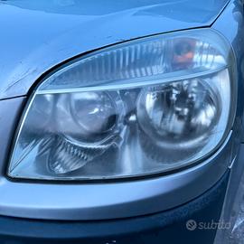 Fanale anteriore sinistro Fiat Doblo cargo