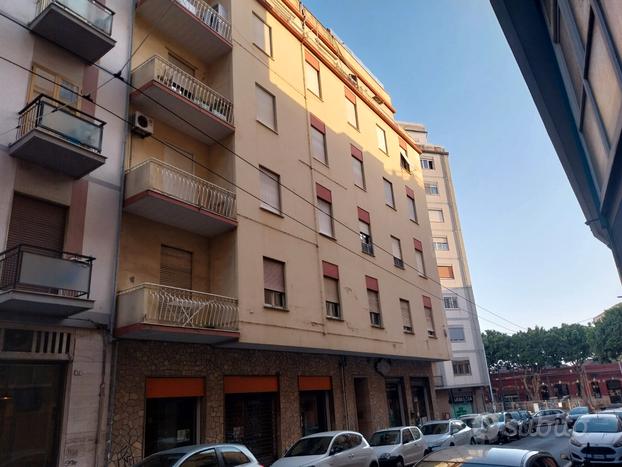 Via Pola 38 Cagliari privato vende