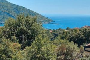 Villetta nel verde vista mare 2,5 km da Sapri