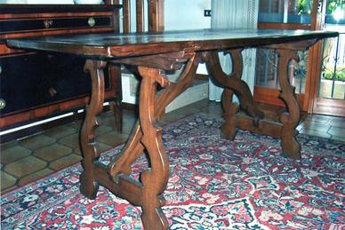 Tavolo antico in noce fratino