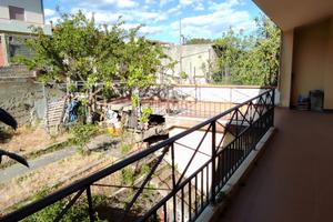 Casa due livelli con ampio giardino