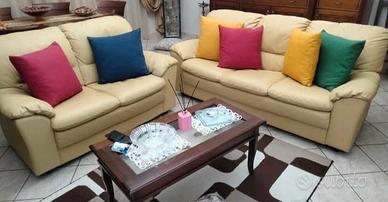 salotto completo in condizioni perfette 