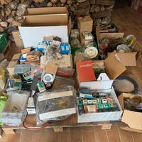 Lotto materiale elettrico uso civile