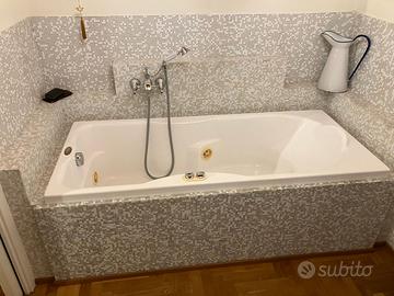 Vasca idromassaggio Jacuzzi