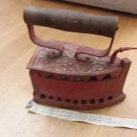 Ferro da stiro antico 