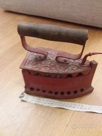 Ferro da stiro antico 