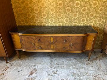 Credenza bassa stile Mid Century modern