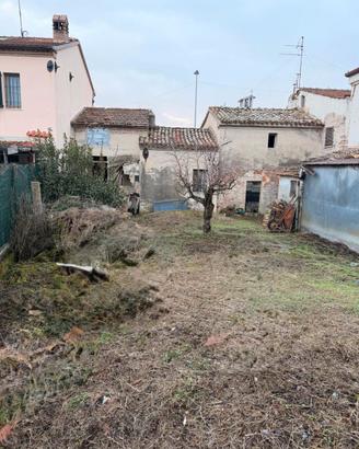Montemarciano - loc. cassiano ( rif. e96-3562)