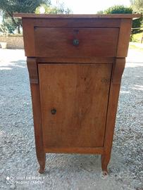 comodino anni 60