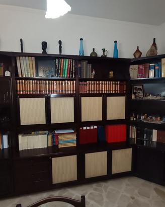 Libreria con tavolo 