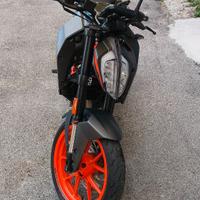 KTM DUKE 125 ABS