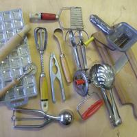 Utensili da cucina metallo e legno  12 PZ. vintage