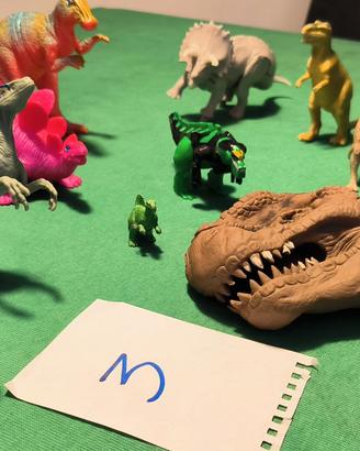 3 - GIOCHI PER BAMBINI - Divers dinosauri usati