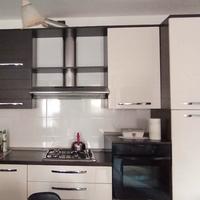 Cucina completa con elettrodomestici