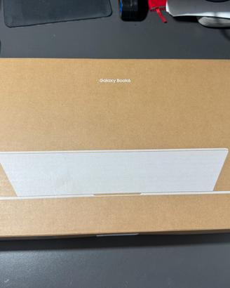 Samsung GalaxyBook6 14"(Core5/8GB/256GB) SIGILLATO