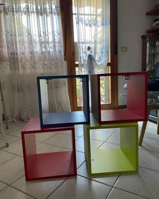 scaffali quadrati colorati