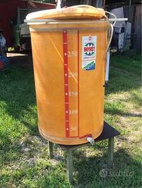 Due vasche per il vino come nuove