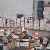 Accessori per infissi in alluminio di finestre