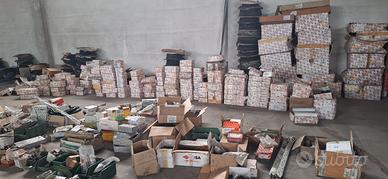 Accessori per infissi in alluminio di finestre