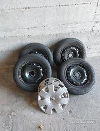 Cerchi in ferro con copri cerchio