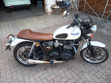 Triumph Bonneville 