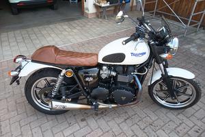 Triumph Bonneville 