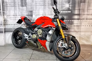 Ducati Streetfighter V4 S