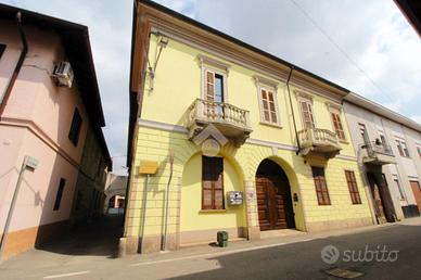 3 LOCALI A BUSCATE
