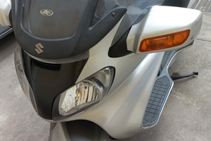 Burgman 650 Executive colore grigio metallizzato