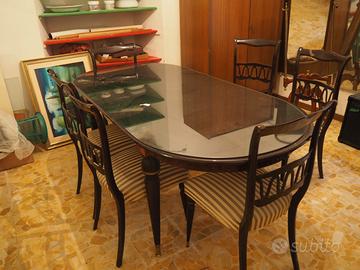 tavolo ovale con sei sedie