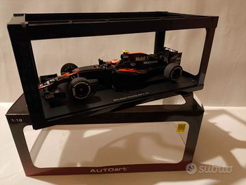 AUTOART MCLAREN HONDA MP4-30 1/18