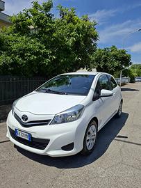Toyota Yaris III 1.0 3 porte euro5 Active 2013