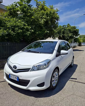 Toyota Yaris III 1.0 3 porte euro5 Active 2013