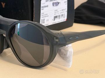 Occhiali da sole Oakley Clifden OO9440 944026