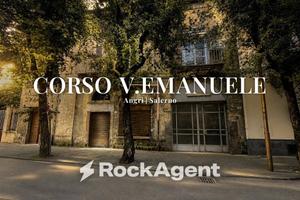 Immobile di 160 m² con 3 locali a Angri