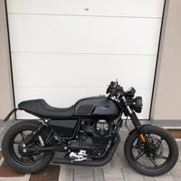 Moto Guzzi V7 850 cafe racer