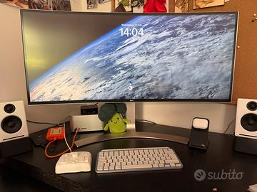 LG 38UC99 21:9 3840x1600 monitor