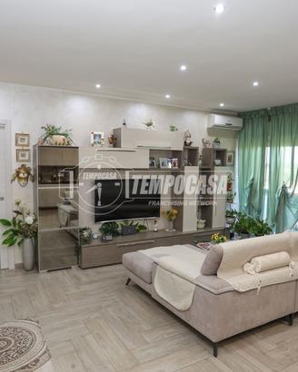 3 VANI MODERNO + 2 ACC. CON BOX E POSTO AUTO