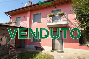 CASA SEMINDIPENDENTE A MAJANO